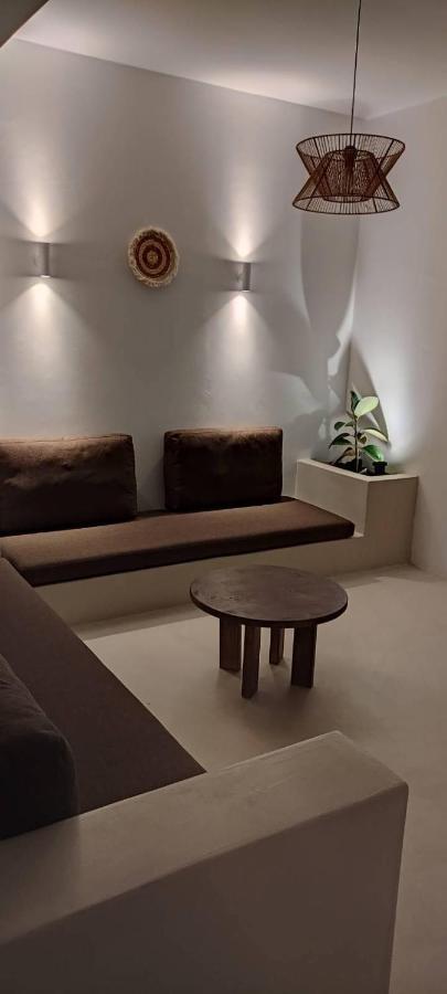 Pýrgos Lejardin Suites Santorini מראה חיצוני תמונה
