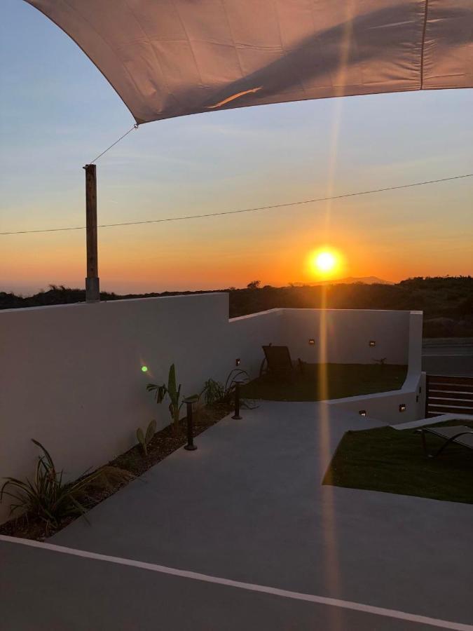 Pýrgos Lejardin Suites Santorini מראה חיצוני תמונה